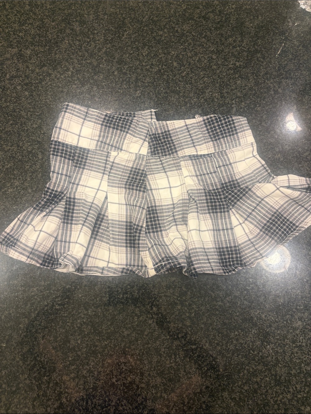 Forever 21 White and Black Plaid Flared Skirt